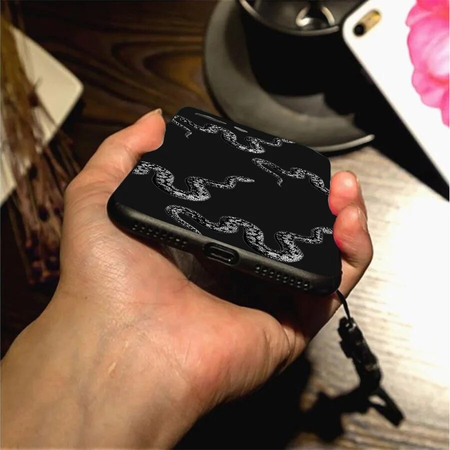 Luxurious Dark Snake Cellphone Case for Iphone 12 13 11 14 Pro Max X Xs XR Xsmax Cover Dragon Black Coque Funda